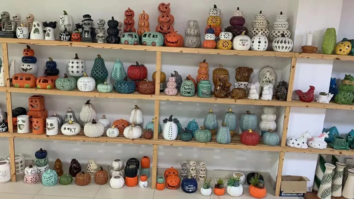 Seasonal ceramic display